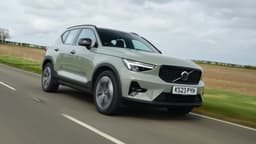 Volvo XC40 2.0 B3 163 MHEV Plus Dark